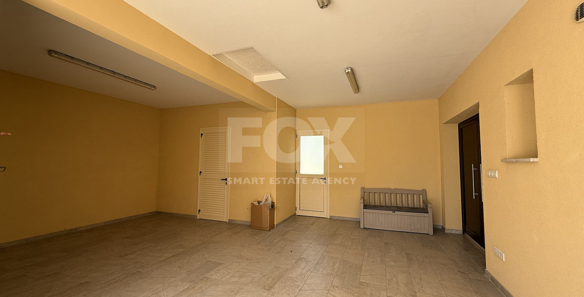 RENT: UNFURNISHED 4 BEDROOM BUNGALOW WITH SWIMMING POOL IN PYRGOS WITH EASY ACCESS.