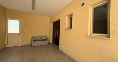 RENT: UNFURNISHED 4 BEDROOM BUNGALOW WITH SWIMMING POOL IN PYRGOS WITH EASY ACCESS.