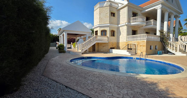 Luxury Four Bedroom Villa plus two rooms for Sale by the Sea in Pareklissia, Limassol