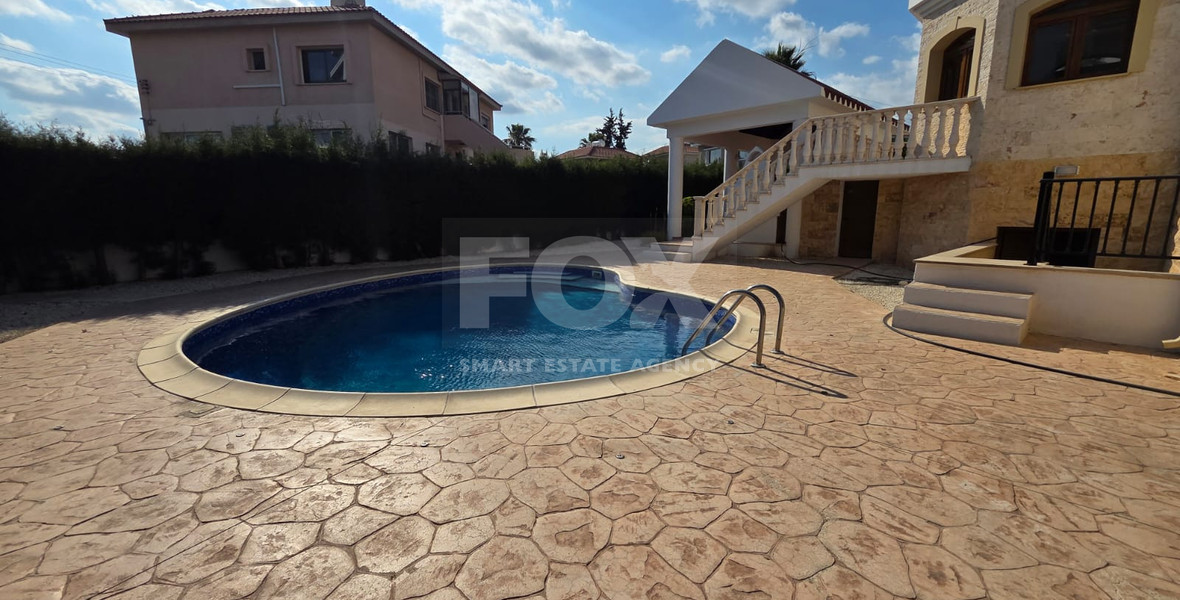 Luxury Four Bedroom Villa plus two rooms for Rent by the Sea in Pareklissia, Limassol