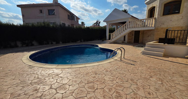 Luxury Four Bedroom Villa plus two rooms for Rent by the Sea in Pareklissia, Limassol