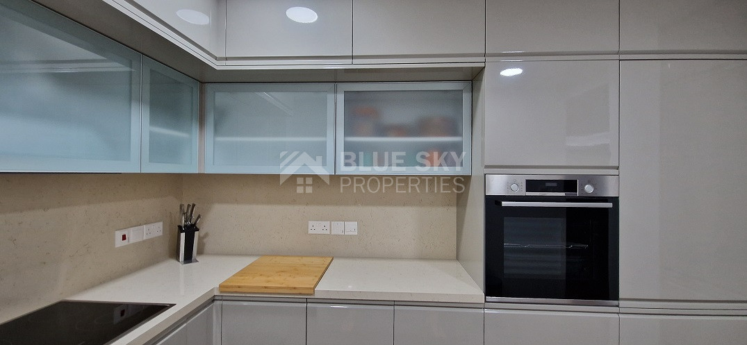Luxurious Fully Renovated three Bedroom penthouse with Stunning Sea Views – Kato Paphos