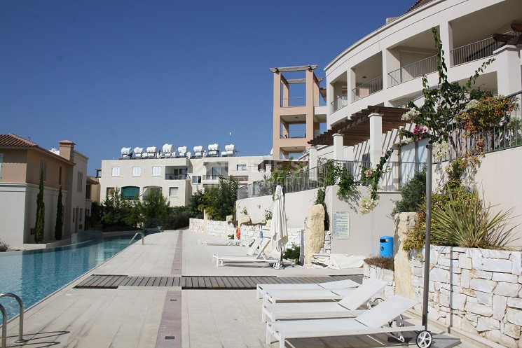 Luxurious Fully Renovated three Bedroom penthouse with Stunning Sea Views – Kato Paphos