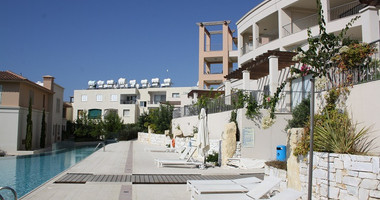 Luxurious Fully Renovated three Bedroom penthouse with Stunning Sea Views – Kato Paphos