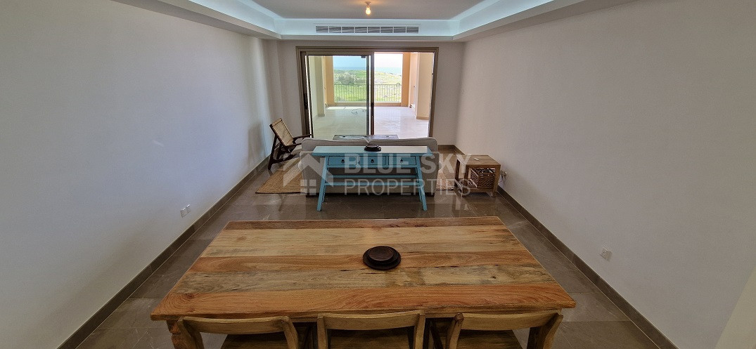 Luxurious Fully Renovated three Bedroom penthouse with Stunning Sea Views – Kato Paphos