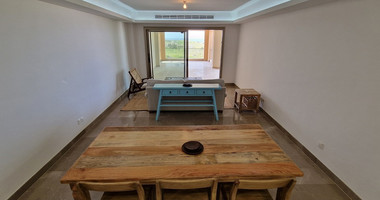 Luxurious Fully Renovated three Bedroom penthouse with Stunning Sea Views – Kato Paphos