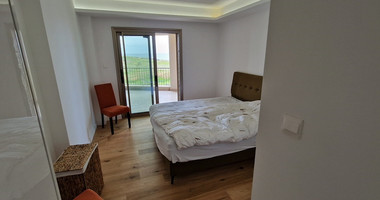Luxurious Fully Renovated three Bedroom penthouse with Stunning Sea Views – Kato Paphos