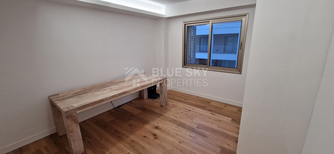 Luxurious Fully Renovated three Bedroom penthouse with Stunning Sea Views – Kato Paphos