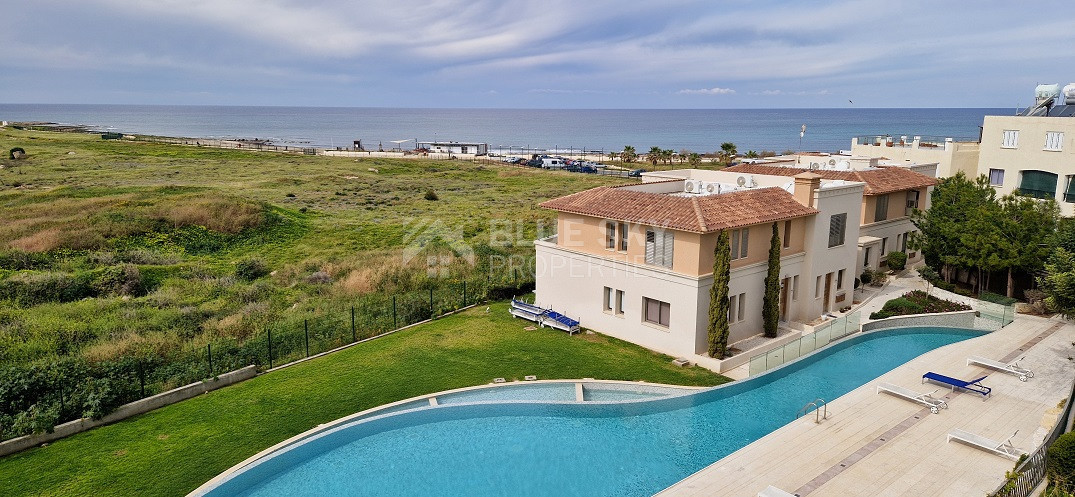 Luxurious Fully Renovated three Bedroom penthouse with Stunning Sea Views – Kato Paphos