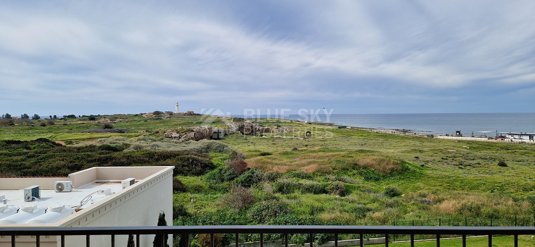 Luxurious Fully Renovated three Bedroom penthouse with Stunning Sea Views – Kato Paphos