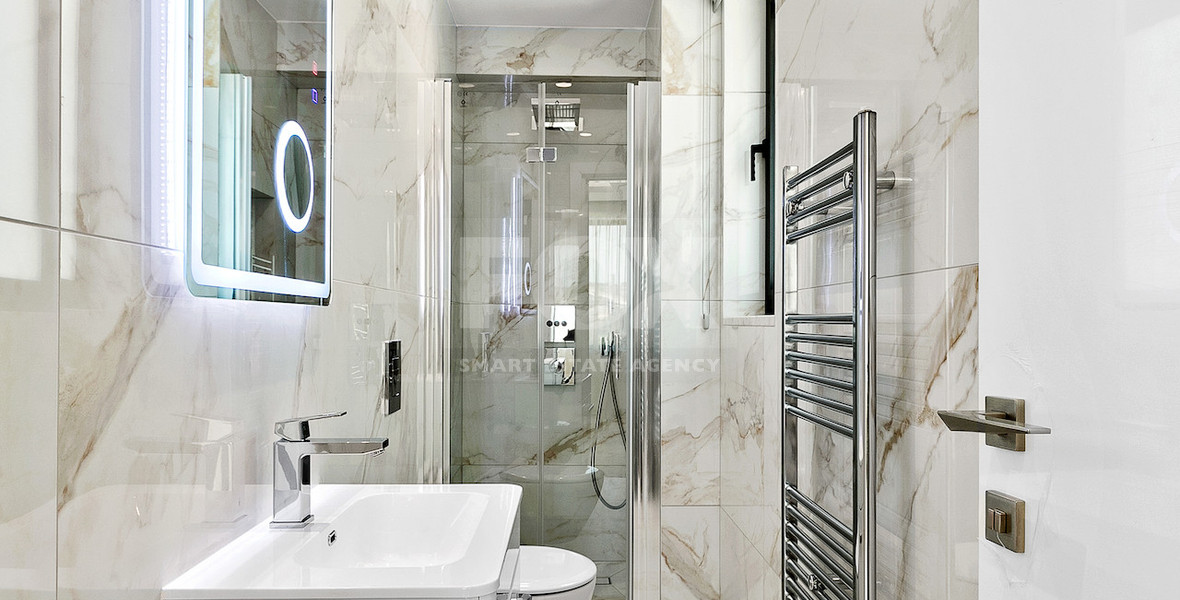 Five Bed Luxury Renovated Villa for Sale in Kouklia, Paphos – Plot with Private Mini-Stadium