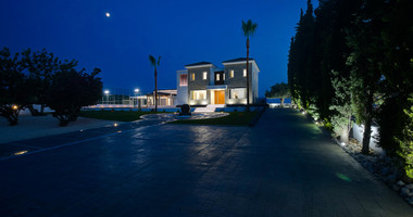 Five Bed Luxury Renovated Villa for Sale in Kouklia, Paphos – Plot with Private Mini-Stadium