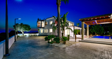 Five Bed Luxury Renovated Villa for Sale in Kouklia, Paphos – Plot with Private Mini-Stadium