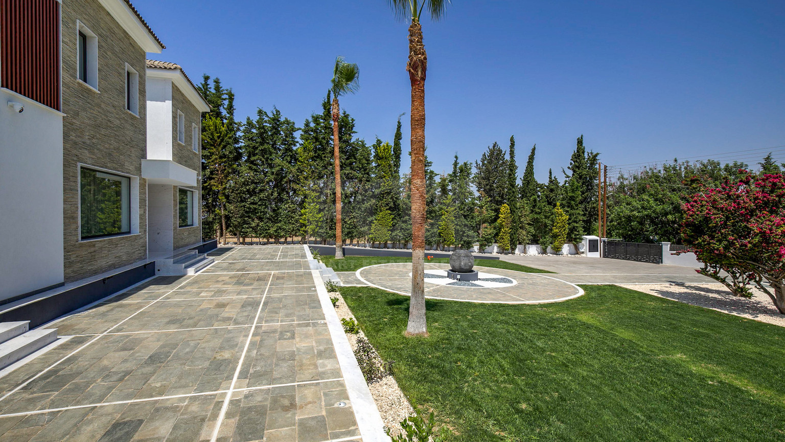Five Bed Luxury Renovated Villa for Sale in Kouklia, Paphos – Plot with Private Mini-Stadium
