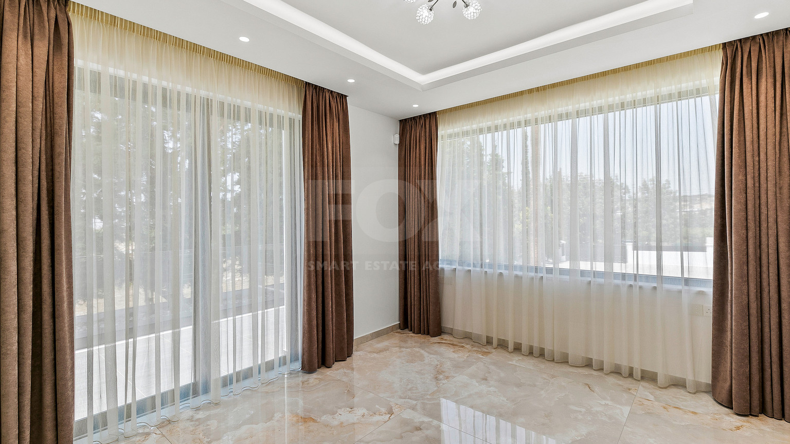 Five Bed Luxury Renovated Villa for Sale in Kouklia, Paphos – Plot with Private Mini-Stadium