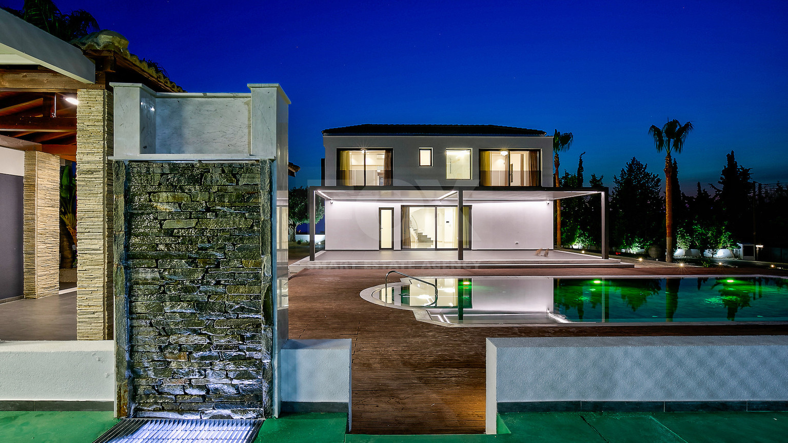 Five Bed Luxury Renovated Villa for Sale in Kouklia, Paphos – Plot with Private Mini-Stadium