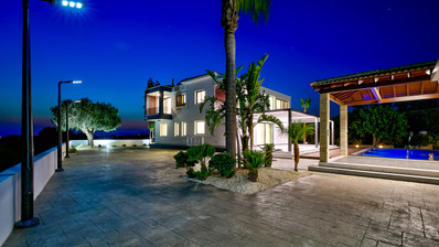 Five Bed Luxury Renovated Villa for Sale in Kouklia, Paphos – Plot with Private Mini-Stadium