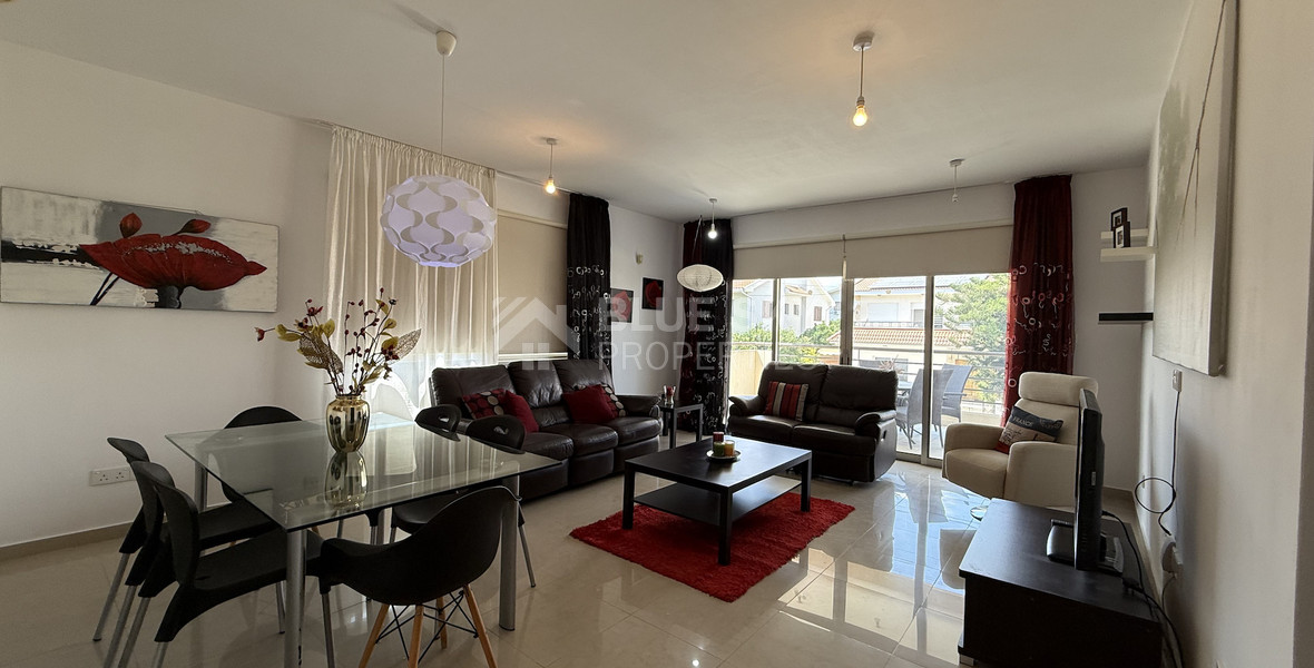 Rent: Beautiful 2-Bedroom Apartment in Excellent Condition with communal swimming pool- only 6 apartments-easy access to all amenities Ekali