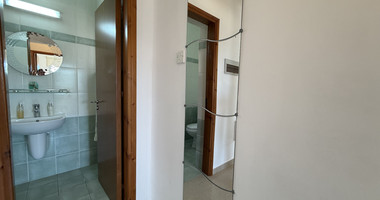 Rent: Beautiful 2-Bedroom Apartment in Excellent Condition with communal swimming pool- only 6 apartments-easy access to all amenities Ekali