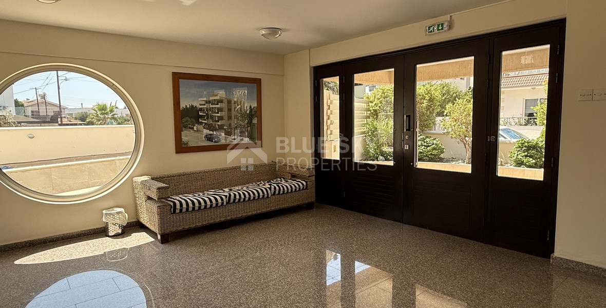 Rent: Beautiful 2-Bedroom Apartment in Excellent Condition with communal swimming pool- only 6 apartments-easy access to all amenities Ekali