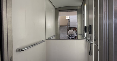 Rent: Beautiful 2-Bedroom Apartment in Excellent Condition with communal swimming pool- only 6 apartments-easy access to all amenities Ekali