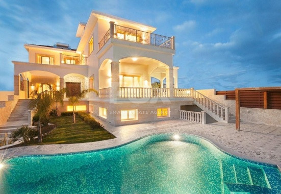 Exclusive Ready-to-Move-In Neoclassical Villa with Panoramic Sea Views in Agios Tychonas, Limassol
