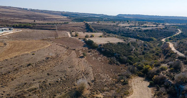 Touristic Land for Sale in Paphos District – Zoned Τ3δ5α with Road Access and Consolidation Status