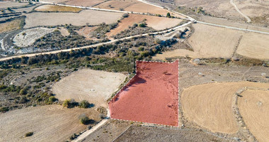 Touristic Land for Sale in Paphos District – Zoned Τ3δ5α with Road Access and Consolidation Status