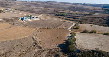 Touristic Land for Sale in Paphos District – Zoned Τ3δ5α with Road Access and Consolidation Status