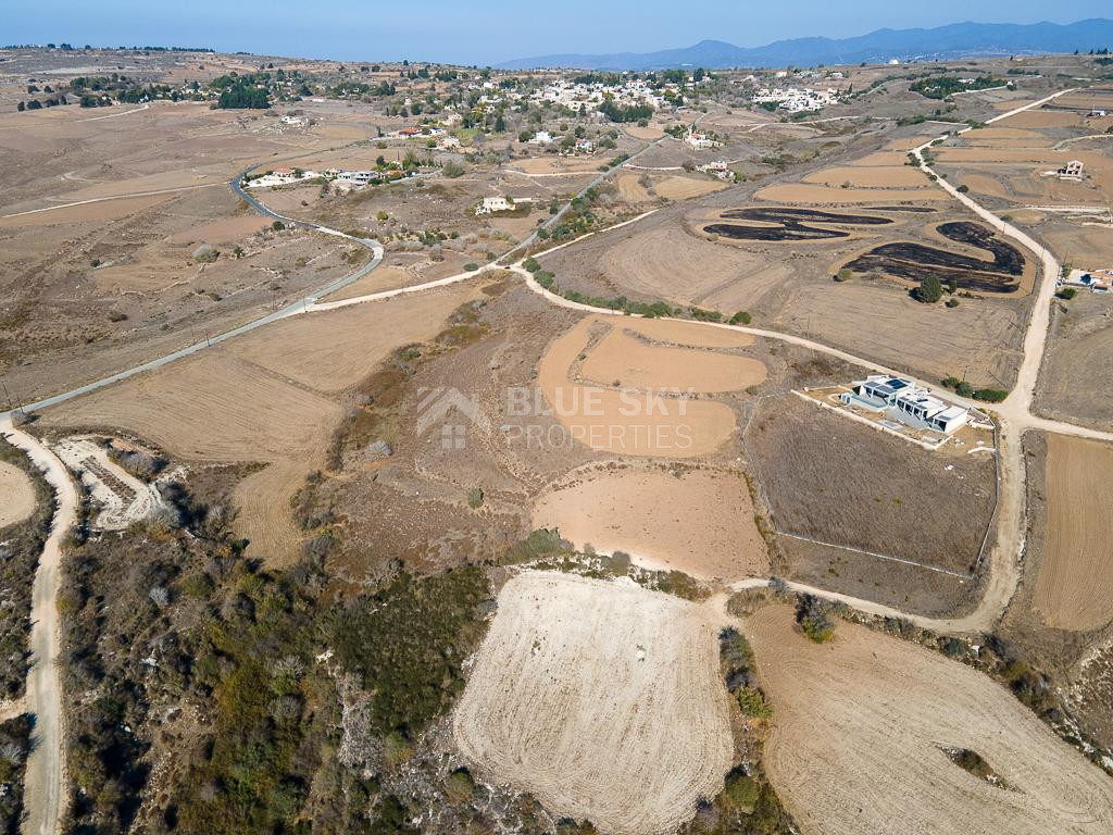 Touristic Land for Sale in Paphos District – Zoned Τ3δ5α with Road Access and Consolidation Status