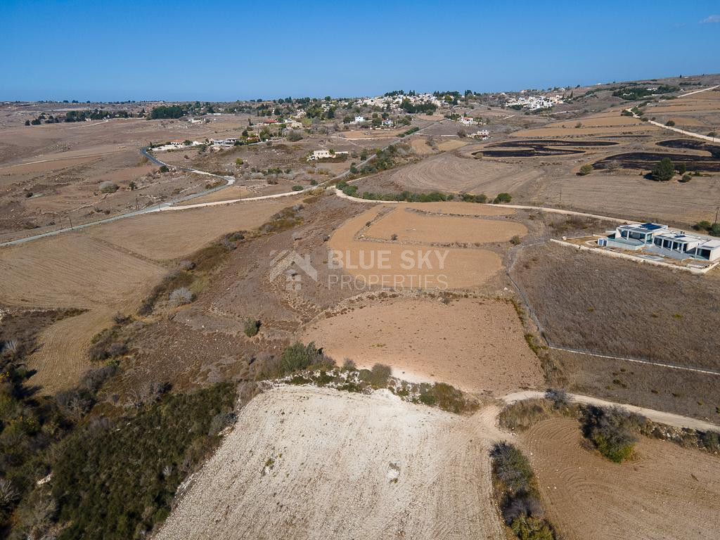 Touristic Land for Sale in Paphos District – Zoned Τ3δ5α with Road Access and Consolidation Status
