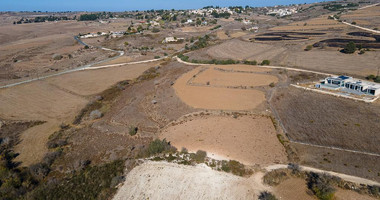 Touristic Land for Sale in Paphos District – Zoned Τ3δ5α with Road Access and Consolidation Status