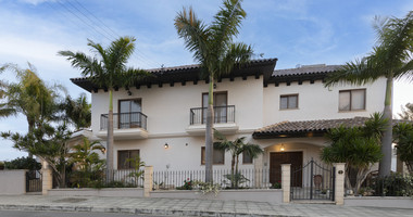 Sale: Beautifully Appointed 4-Bedroom Detached Family Home in a Prime Location Panthea no Vat.