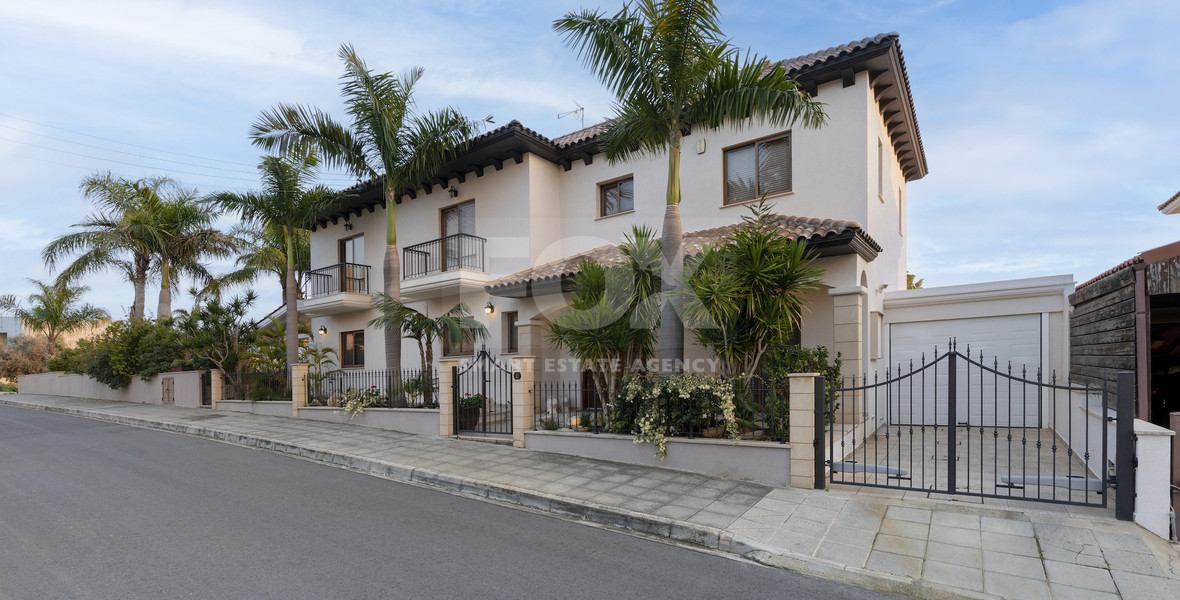 Sale: Beautifully Appointed 4-Bedroom Detached Family Home in a Prime Location Panthea no Vat.