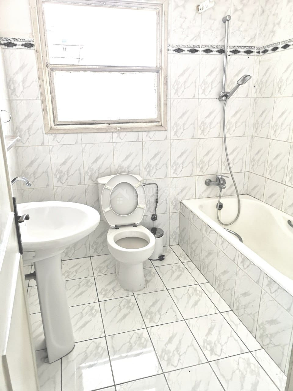 Spacious Renovated Two-Bedroom Apartment for Rent in Agia Zoni