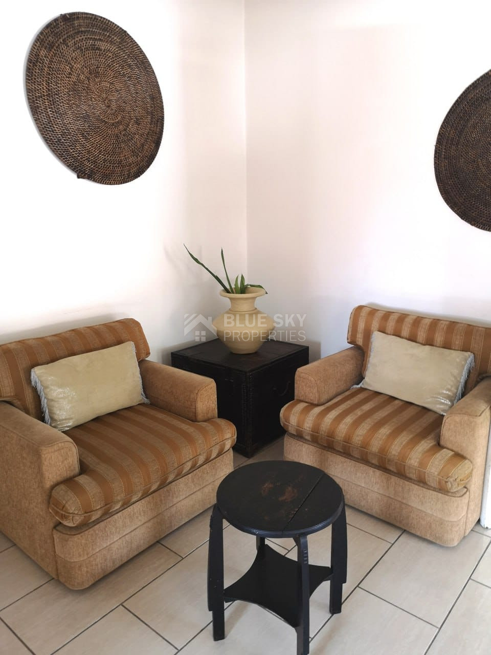 Spacious Renovated Two-Bedroom Apartment for Rent in Agia Zoni