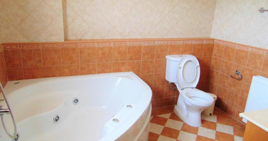 Stunning four bedroom Villa for rent