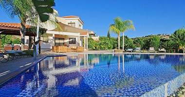 Stunning four bedroom Villa for rent