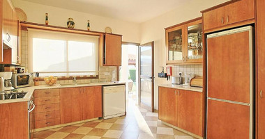 Stunning four bedroom Villa for rent