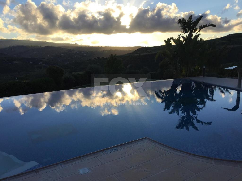 Stunning four bedroom Villa for rent