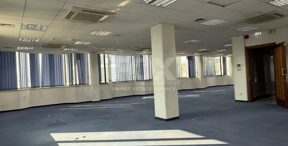 RENT: COMMERCIAL BUILDING ON PRIME COMMERCIAL AVENUE OFFERING AN INTERNAL AREA OF 1,762SQM.