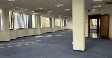 RENT: COMMERCIAL BUILDING ON PRIME COMMERCIAL AVENUE OFFERING AN INTERNAL AREA OF 1,762SQM.