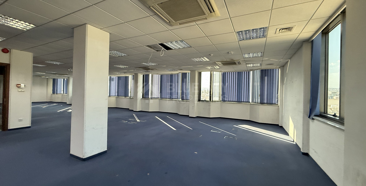 RENT: COMMERCIAL BUILDING ON PRIME COMMERCIAL AVENUE OFFERING AN INTERNAL AREA OF 1,762SQM.