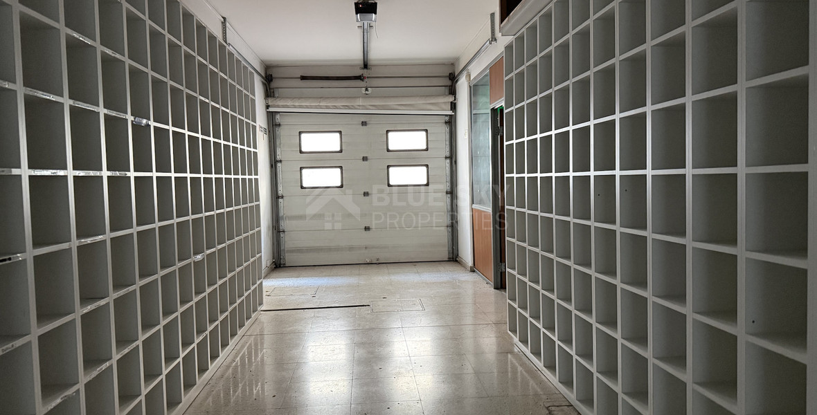 RENT: COMMERCIAL BUILDING ON PRIME COMMERCIAL AVENUE OFFERING AN INTERNAL AREA OF 1,762SQM.