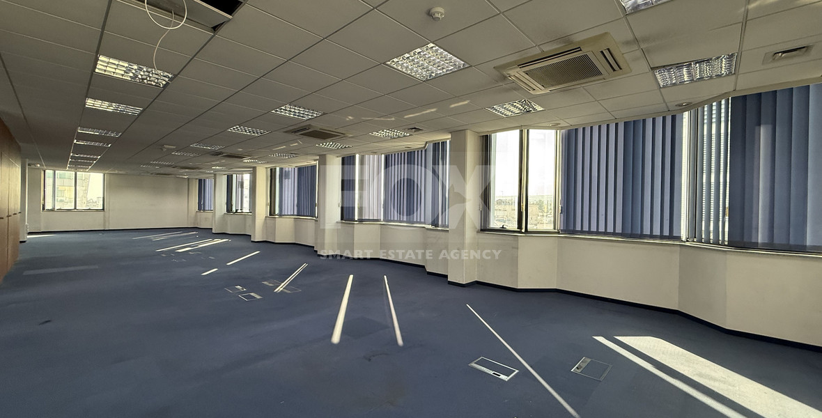 RENT: COMMERCIAL BUILDING ON PRIME COMMERCIAL AVENUE OFFERING AN INTERNAL AREA OF 1,762SQM.