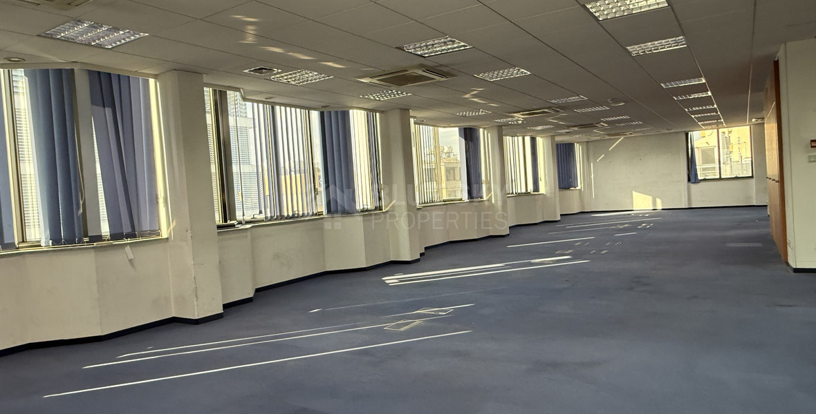 RENT: COMMERCIAL BUILDING ON PRIME COMMERCIAL AVENUE OFFERING AN INTERNAL AREA OF 1,762SQM.