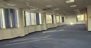 RENT: COMMERCIAL BUILDING ON PRIME COMMERCIAL AVENUE OFFERING AN INTERNAL AREA OF 1,762SQM.