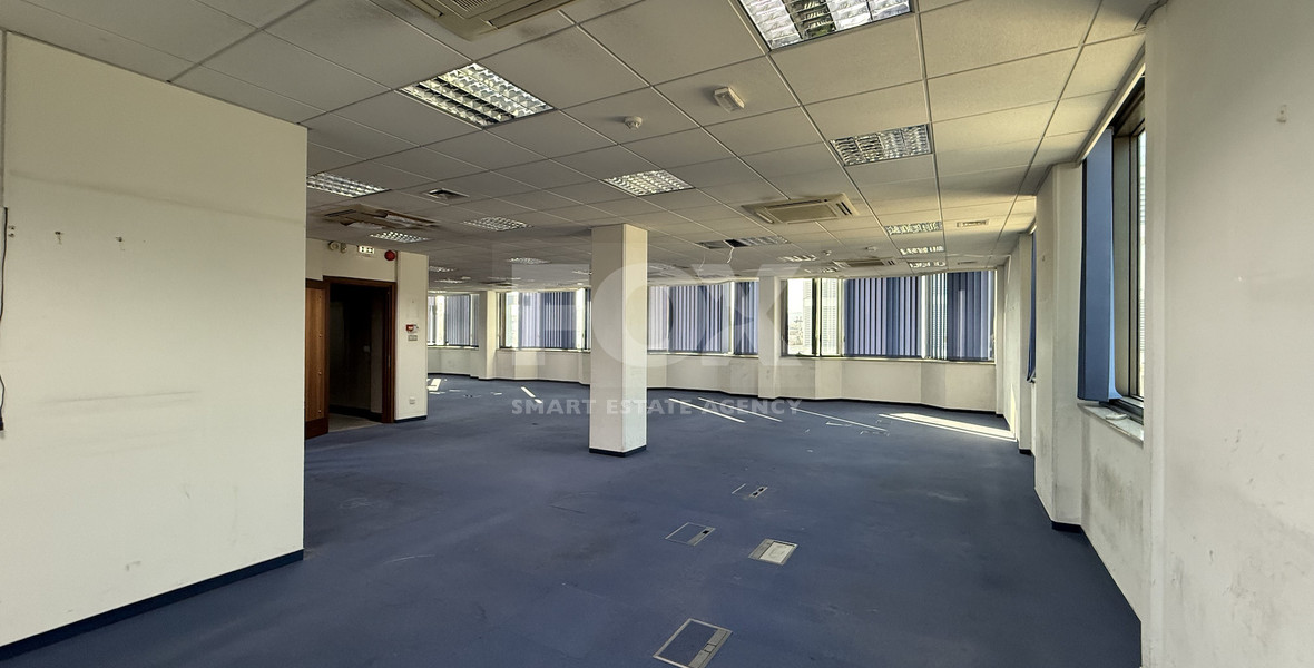 RENT: COMMERCIAL BUILDING ON PRIME COMMERCIAL AVENUE OFFERING AN INTERNAL AREA OF 1,762SQM.