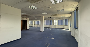 RENT: COMMERCIAL BUILDING ON PRIME COMMERCIAL AVENUE OFFERING AN INTERNAL AREA OF 1,762SQM.
