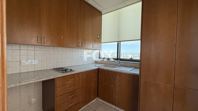 Building 1762 m² for rent in Kapsalos, Limassol, Cyprus